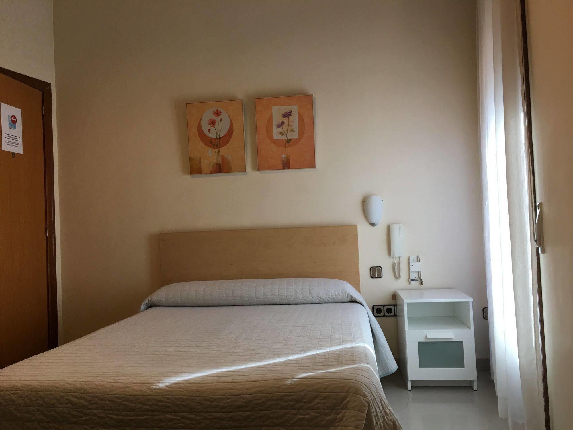 Hostal Cervantes Вальдеморо Екстер'єр фото