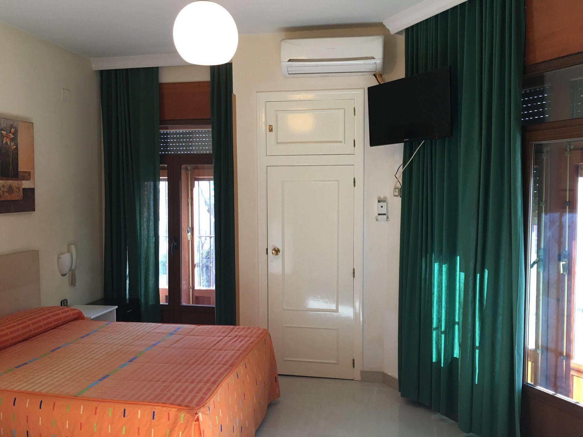 Hostal Cervantes Вальдеморо Екстер'єр фото