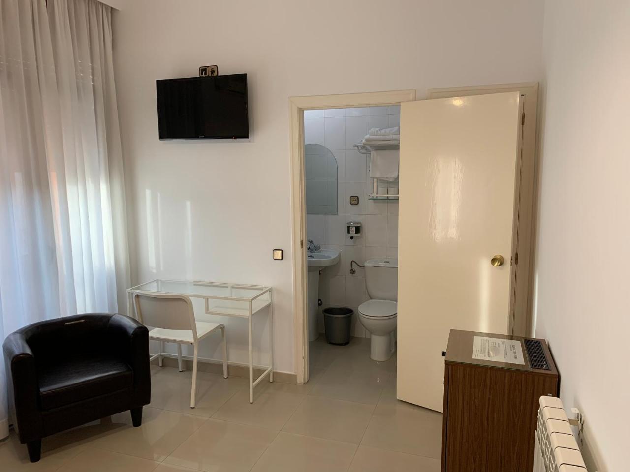 Hostal Cervantes Вальдеморо Екстер'єр фото